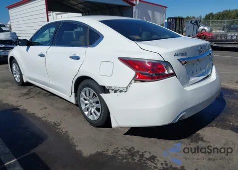 2015 Nissan Altima 2.5 S из США, поврежденный, VIN 1N4AL3AP3FC477463